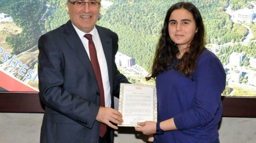 Fak&uuml;lte Birincilerine Y&ouml;k&rsquo;ten Takdir Belgesi