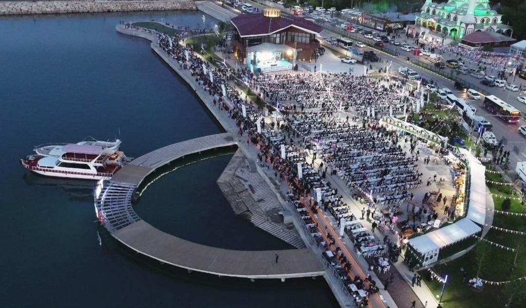 Van G&ouml;l&uuml; Sahilinde Unutulmaz Ramazan Etkinliği