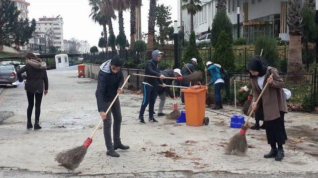 Üniversite Öğrencilerinden Duyarlılık Örneği