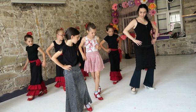 Küçük Flamenkocular Sertifika Aldı