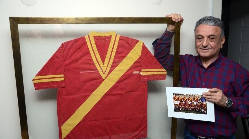 Galatasaray&rsquo;ın 62 Yıllık Dinamo B&uuml;kreş Zaferinin Forması Ordu&rsquo;da