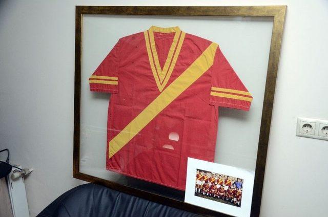 Galatasaray’ın 62 Yıllık Dinamo Bükreş Zaferinin Forması Ordu’da 2