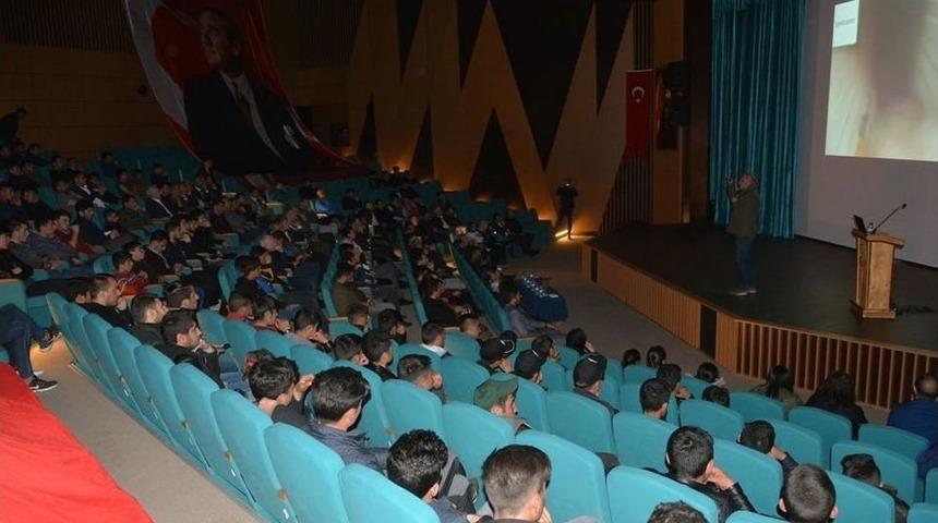 Ardahan&rsquo;da &lsquo;t&uuml;rkiye G&uuml;ndemi&rsquo; Adlı Konferans