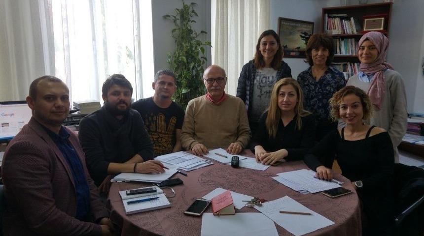 Kadın Y&ouml;neticiler Cam Tavanı Kırıyor