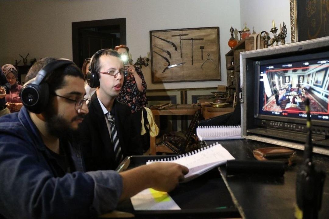 (&ouml;zel) Hayallerinde Film &Ccedil;evirirken, Kendisini Dizi Setinde Buldu