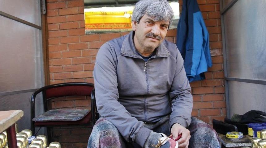 &Ccedil;ocuklarının Geleceği İ&ccedil;in Emekliliğini Feda Etti