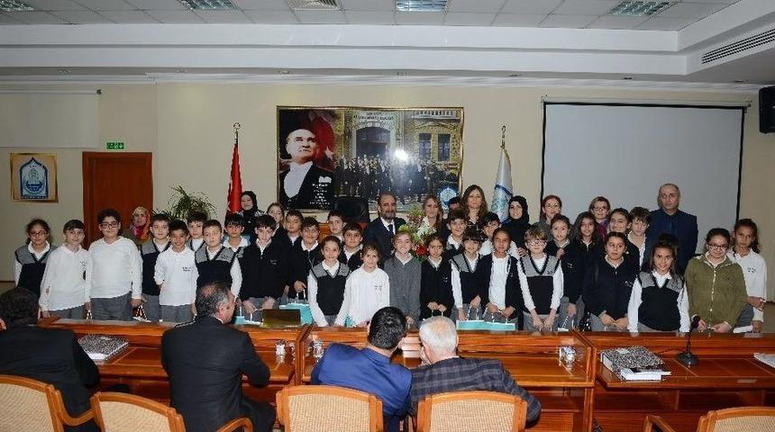 Minik Öğrenciler Meclise Katıldı