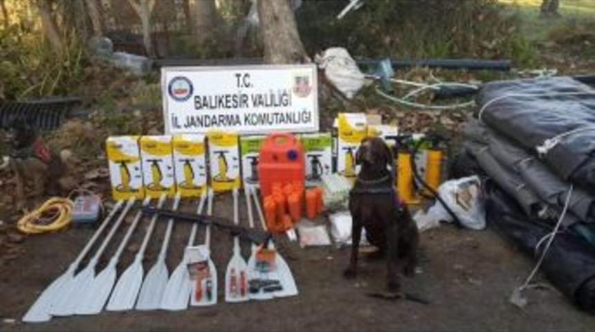 Edremit’te Göçmen Kaçakçılığı Ve Uyuşturucu Operasyonu