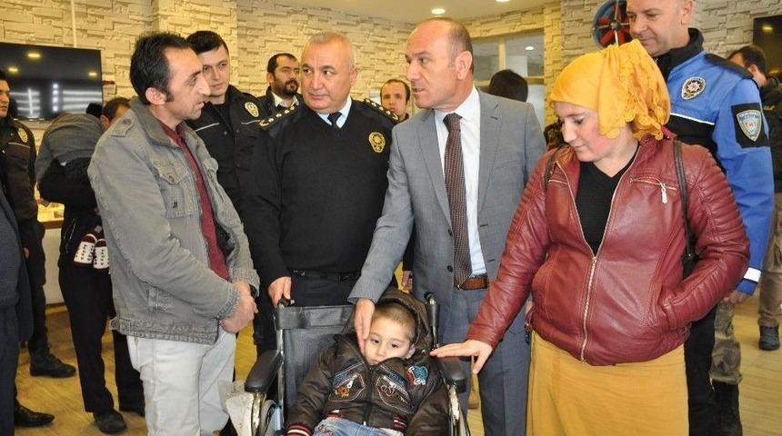 10 Engelliye Tekerlekli Sandalye