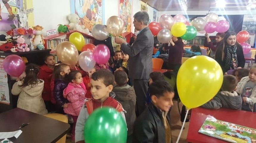 Yunusemreli Minikler Kitapsaray&rsquo;ı Gezdi