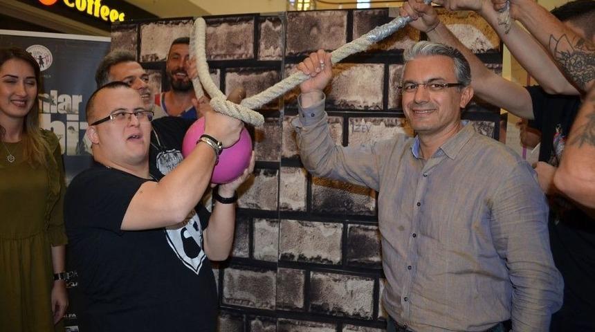 Zihinlerdeki Duvar Yıkıldı