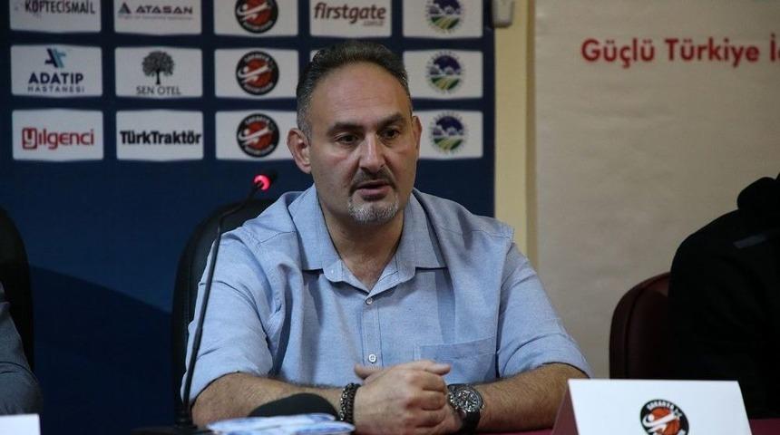 Akg&uuml;n Altuğ: "&ouml;n&uuml;m&uuml;zde &Ccedil;ok &Ouml;nemli Ma&ccedil;lar Var"