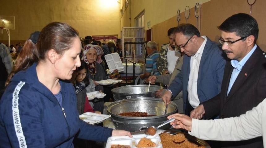 Şehzadeler&rsquo;in İftar Sofrası Sancaklıbozk&ouml;yde Kuruldu