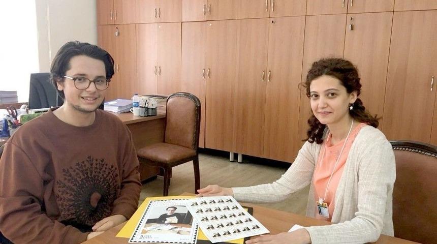 &Uuml;niversite &Ouml;ğrencisi Adına Pul Basıldı