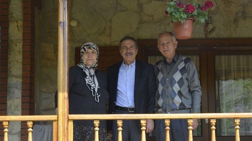 Başkan Ata&ccedil; Ev Ziyaretlerini S&uuml;rd&uuml;r&uuml;yor