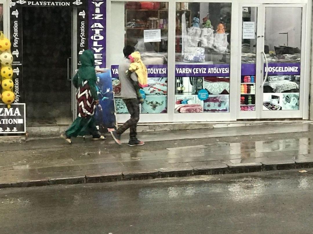 Sarıkamış&rsquo;ı Mesken Tutan Otomobilli Dilenciler Yakayı Ele Verdi