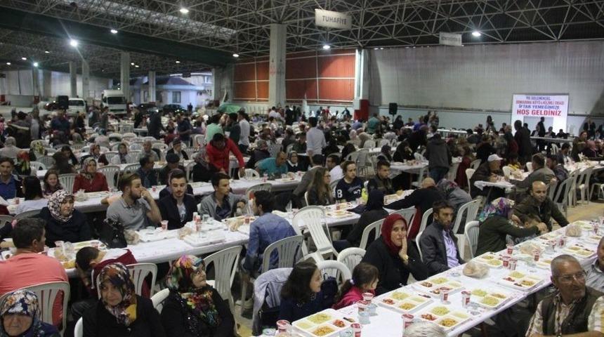 &Ccedil;an&rsquo;da Geleneksel Dondurma K&ouml;y&uuml; Ve Kilimli Obası İftar Yemeği D&uuml;zenlendi