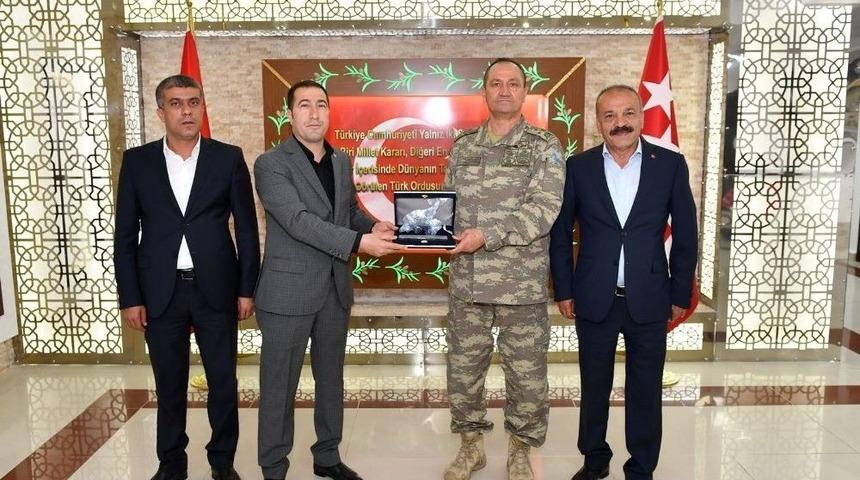 Başkan Kahraman&rsquo;dan Zeytin Dalı Harekatını Y&ouml;neten Temel Paşaya Ziyaret