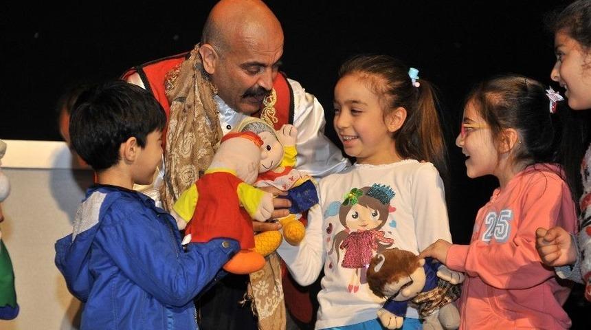 Kent Tiyatrosu&rsquo;ndan "&ccedil;ocuklara Masallar"