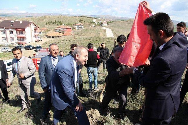 Başkan Şahiner Öğrencilerle Fidan Dikti