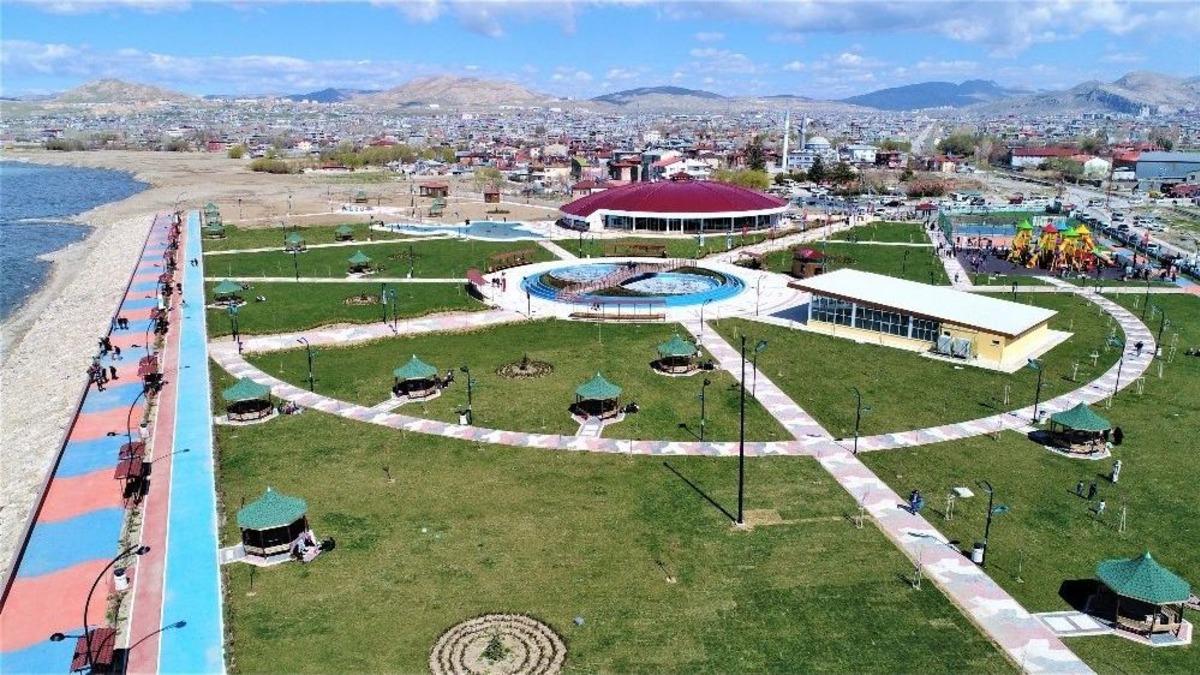 Tuşba Belediyesi&rsquo;nin, &rsquo;15 Temmuz Şehitler Parkı&rsquo; Cıvıl Cıvıl