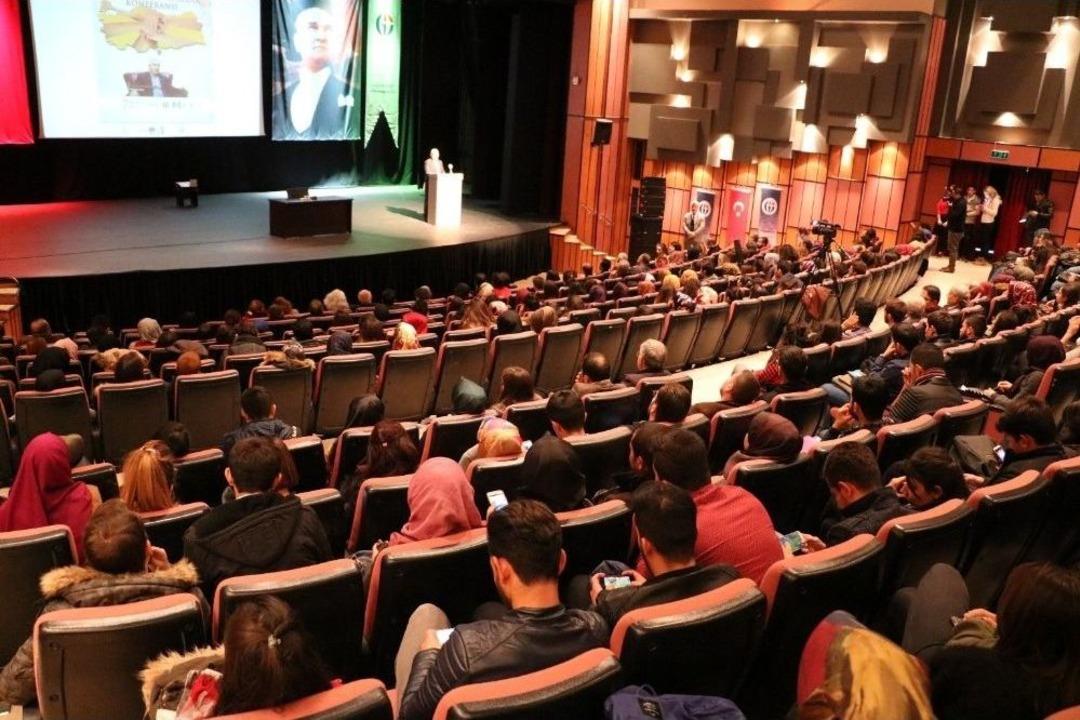 Ga&uuml;n&rsquo;de Prof. Dr. Buran&rsquo;dan &rsquo;&rsquo;dilimiz Kimliğimizdir&rsquo;&rsquo; Konferansı