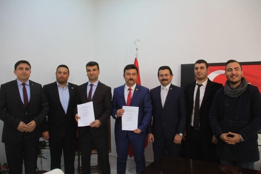 T&uuml;rk K&uuml;lt&uuml;r&uuml;n&uuml; Ahşaba Nakşedecekler