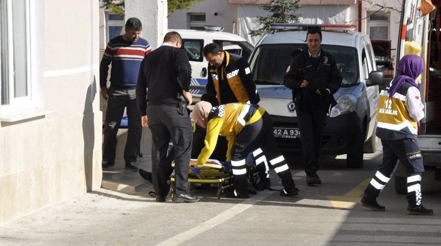 Polisten Ka&ccedil;arken Bacağını Kırdı