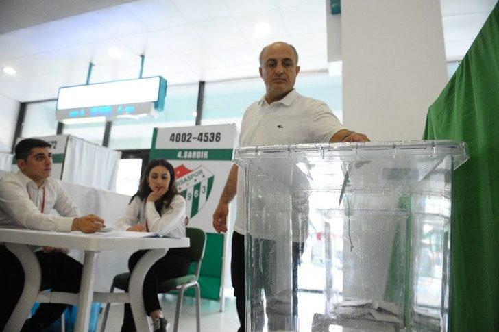 Bursaspor Olağan Genel Kurulu’nda Oy Kullanılmaya Başlandı G1
