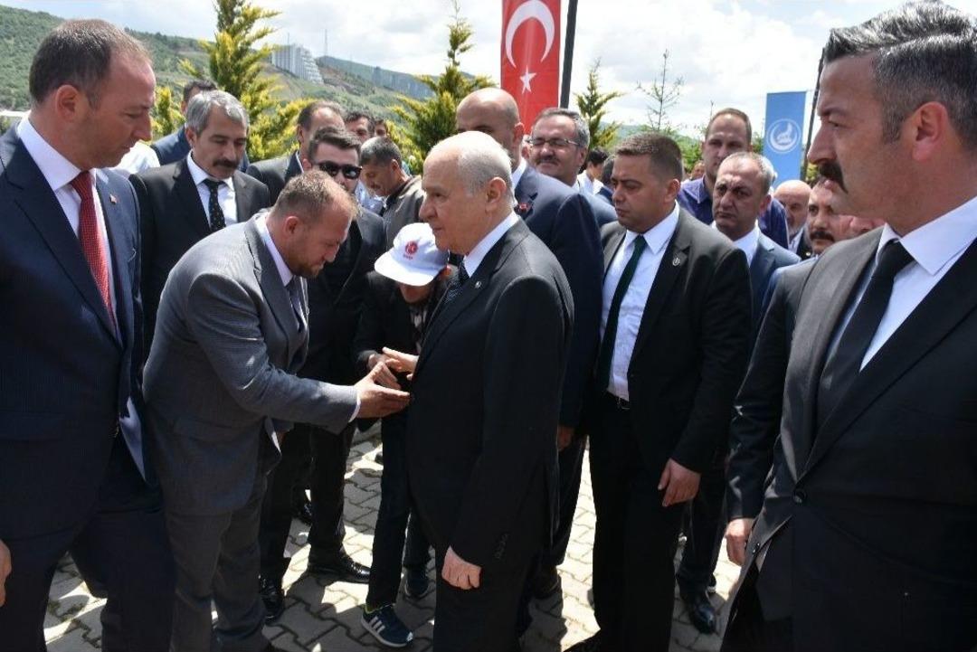 Bah&ccedil;eli, &Uuml;lk&uuml;c&uuml; Şehitler Anıtı&rsquo;nı Ziyaret Etti