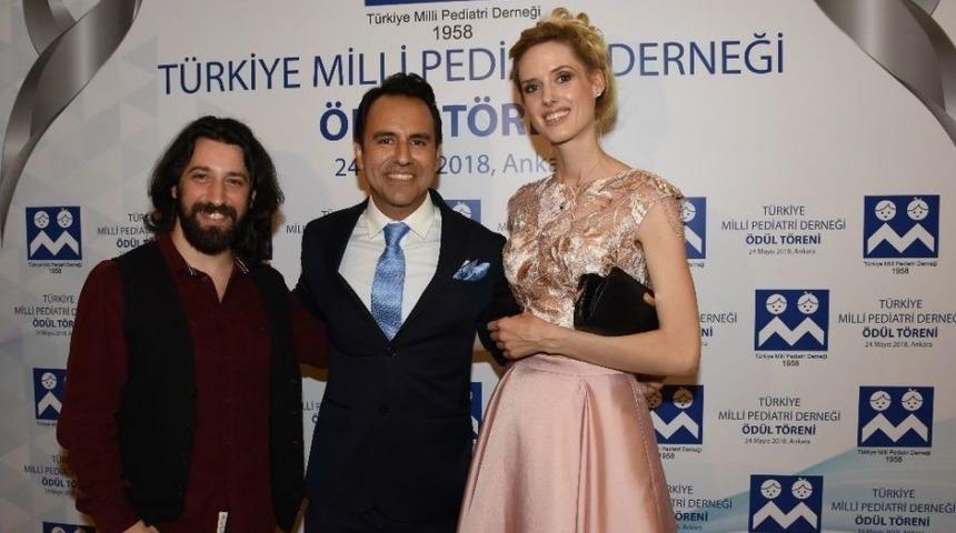 Oyuncu Wilma Elles: "savaşta &Ouml;len &Ccedil;ocuklar İ&ccedil;in T&uuml;m İnsanlık Utan&ccedil; Duymalı"