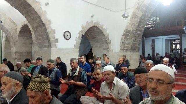 600 Yıllık Tarihi Camide Hatim Geleneği