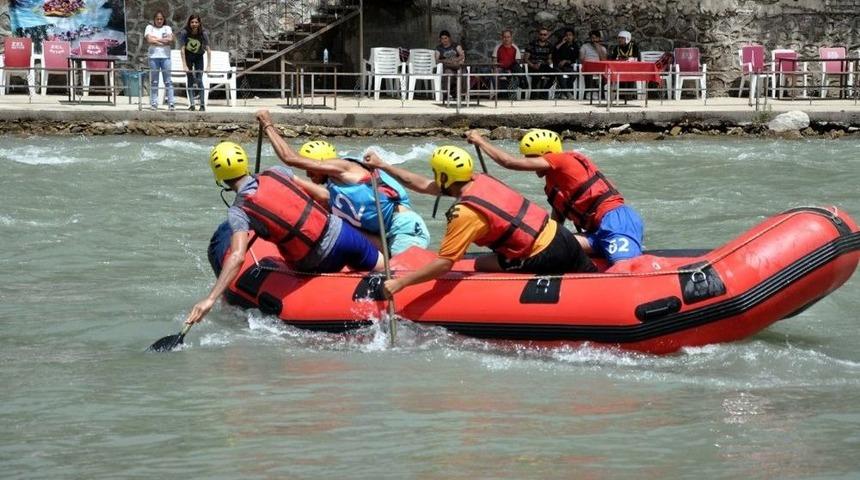 Raftingciler, Şampiyonada Dalgalara Meydan Okudu
