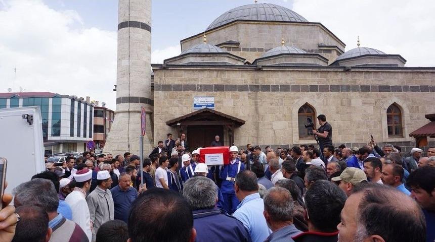 Jandarma Uzman &Ccedil;avuş Toprağa Verildi