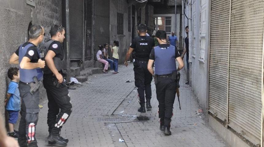 Şizofreni Hastası Polisi Yaraladı