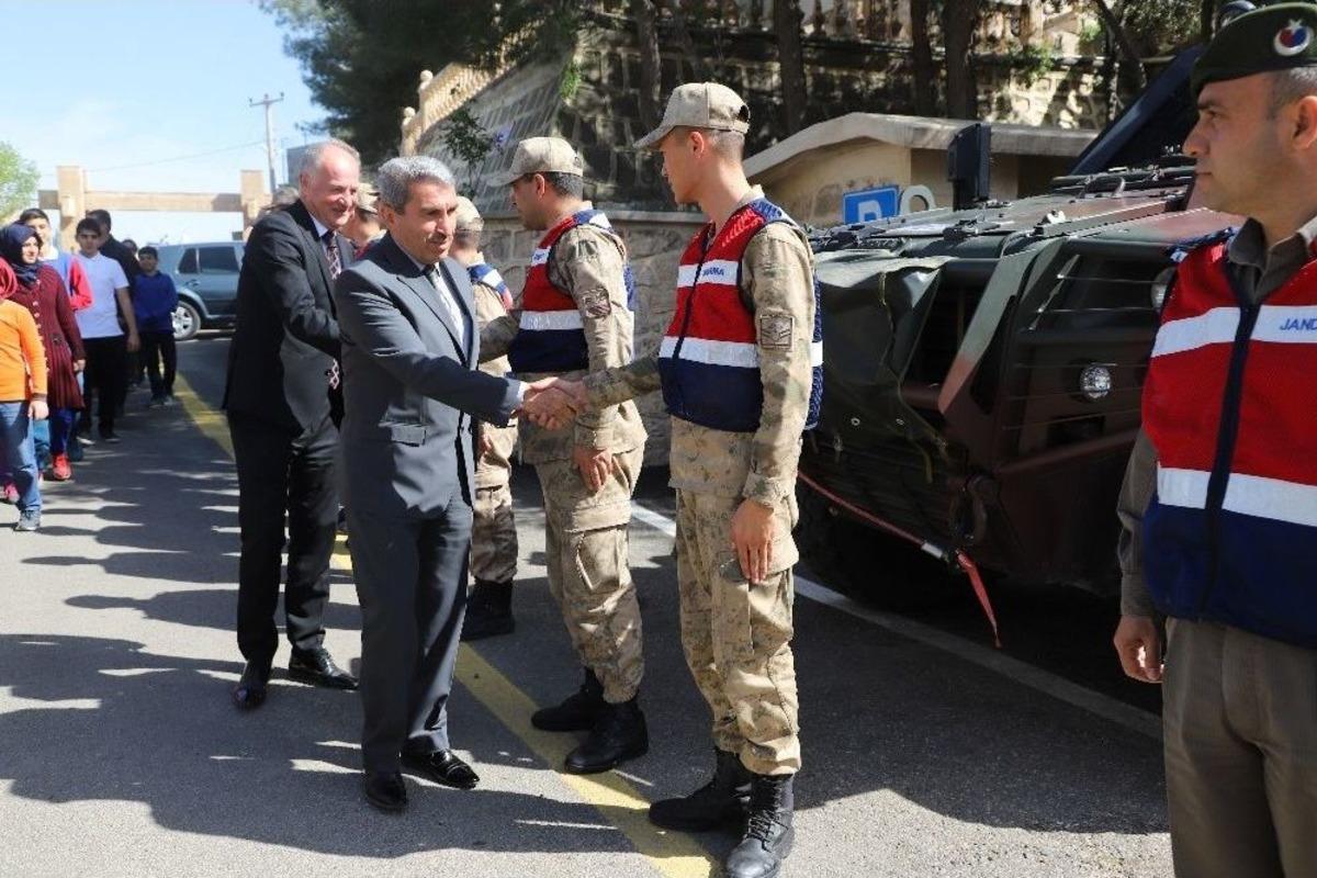 Mardinli &Ouml;ğrenciler Mehmet&ccedil;ik İ&ccedil;in Seferber Oldu