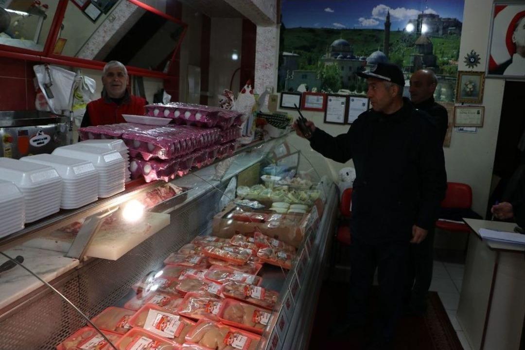Kars&rsquo;ta Zabıta Fırın, Kasap Ve Lokantalarda Denetleme Yaptı