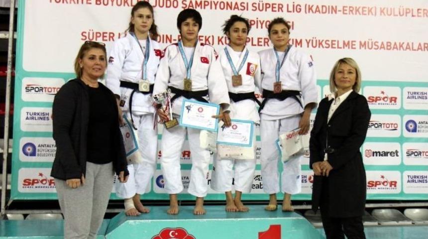 T&uuml;rkiye B&uuml;y&uuml;kler Ferdi Judo Şampiyonası Antalya&rsquo;da Başladı