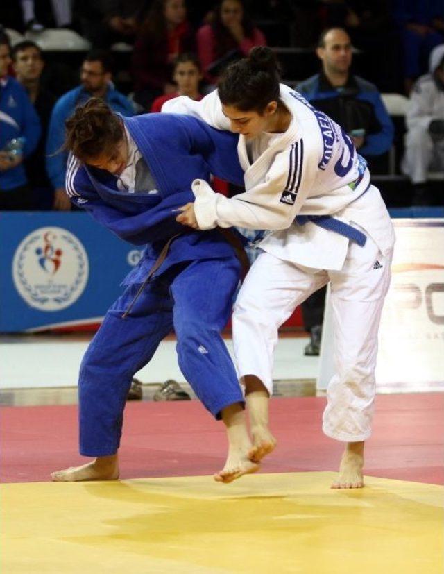 Türkiye Büyükler Ferdi Judo Şampiyonası Antalya’da Başladı