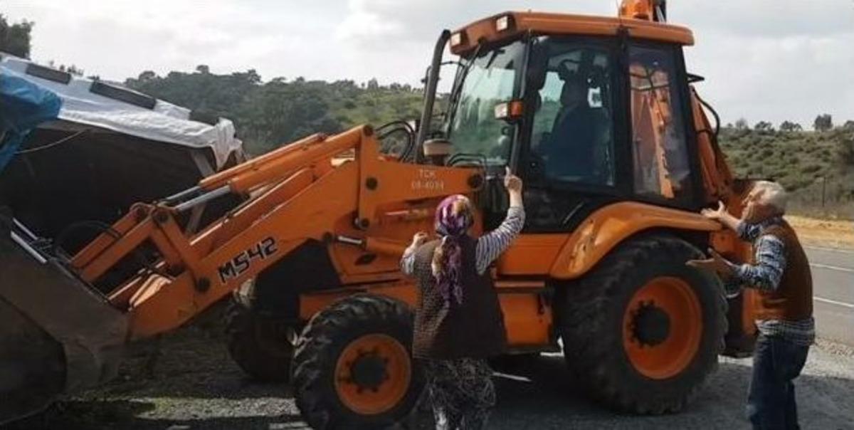 Dozerin &Ouml;n&uuml;ne Oturarak Yıkımı &Ouml;nlemeye &Ccedil;alıştı