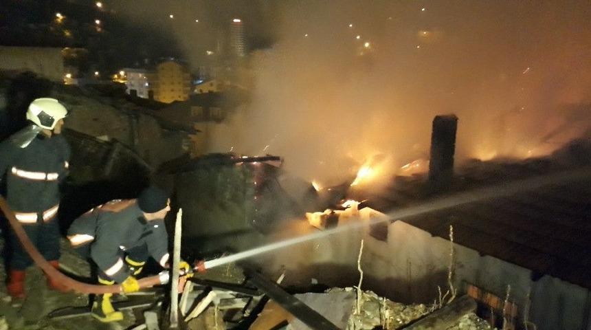 Başkent’te Gecekondu Mahallesinde Yangın Paniği