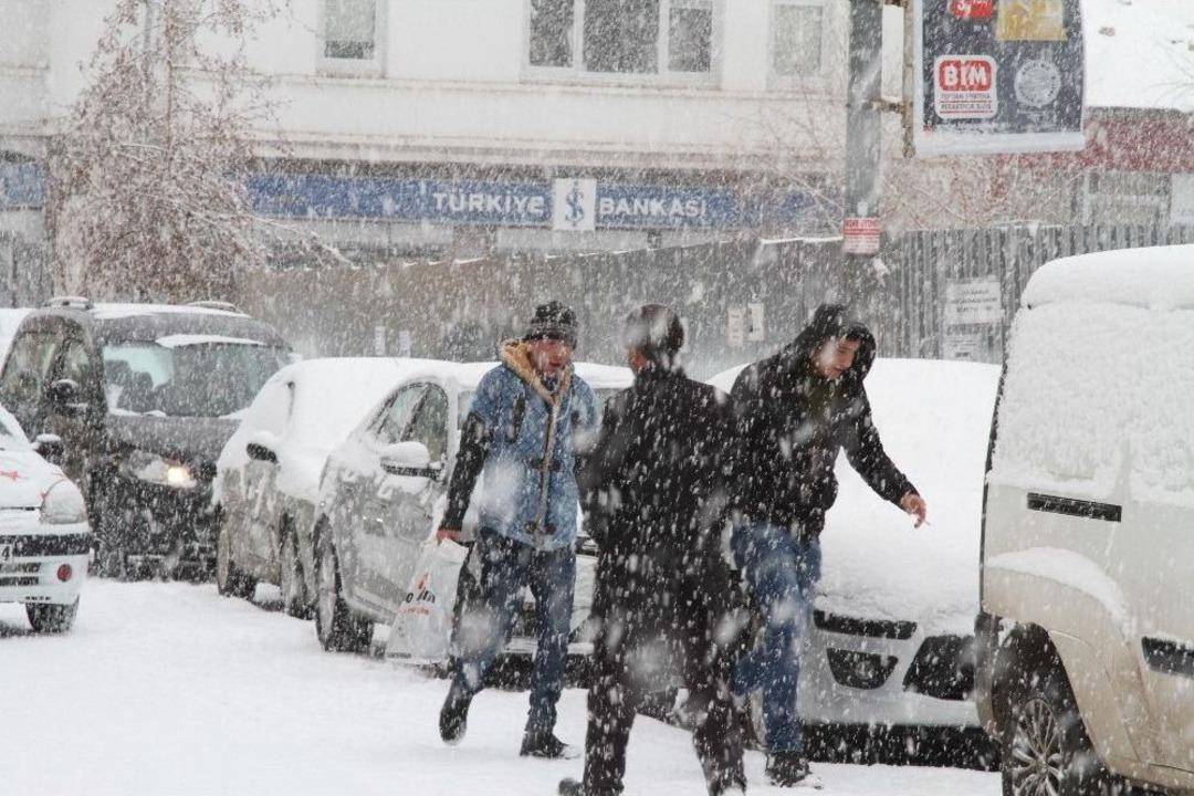 Ardahan&rsquo;da Eğitime Kar Engeli