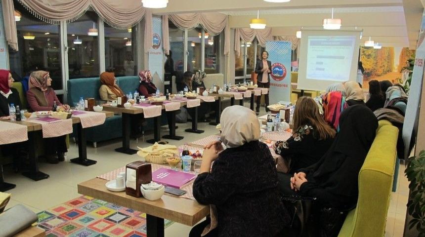 Ağrı’da 5 Aralık Dünya Kadın Hakları Günü Kutlandı