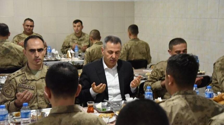 Vali Elban J&ouml;h İle Sahur Yaptı