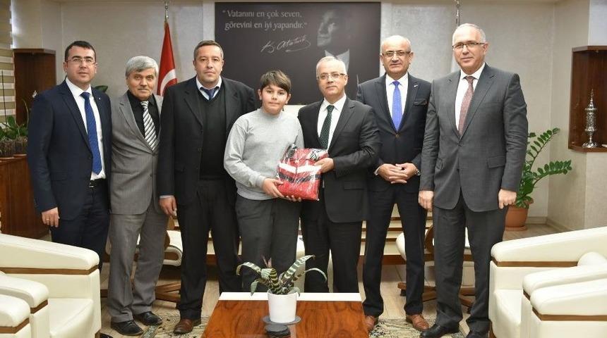 Salihlili &Ouml;ğrenci T&uuml;rkiye &Uuml;&ccedil;&uuml;nc&uuml;s&uuml; Oldu