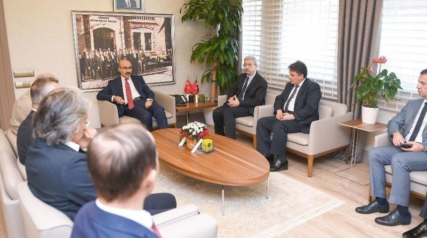 Vali Demirtaş&rsquo;tan Kaymakamlara "vatandaşı Memnun Edin" Uyarısı