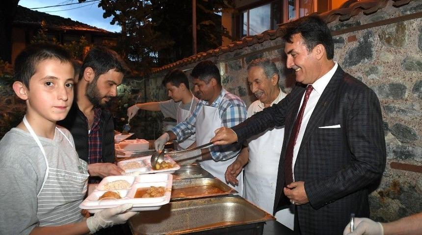 Sel Mağdurları İ&ccedil;in İftar &Ccedil;adırı Kuruldu