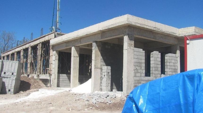 Araban&rsquo;da Sağlık Ve Hizmet Binalarının İnşaatı S&uuml;r&uuml;yor