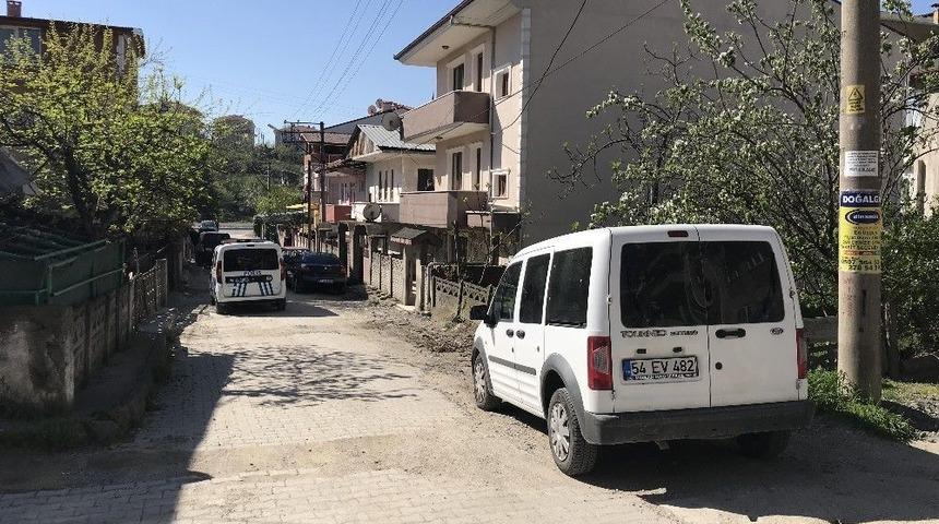 &Ccedil;&ouml;ken Duvarın Altında Kaldı: 1 Yaralı