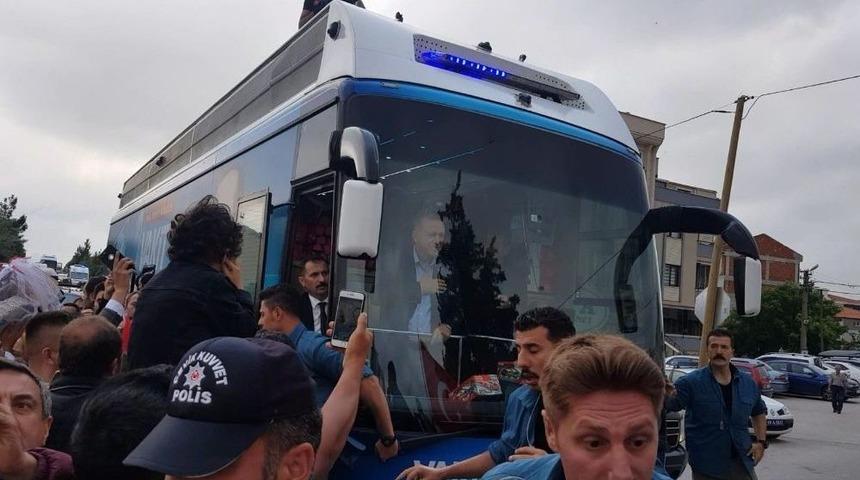 Cumhurbaşkanı Erdoğan&rsquo;ı Y&ouml;r&uuml;k Atlı Birlikler Karşıladı